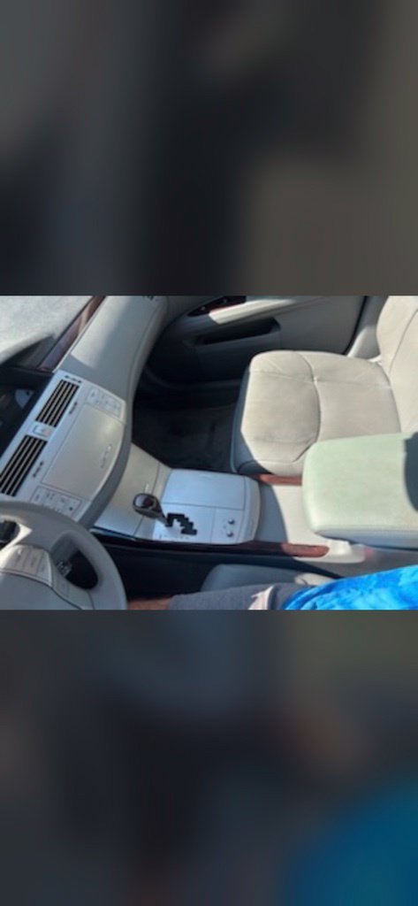 Used 2009 Red Toyota Limited image 4