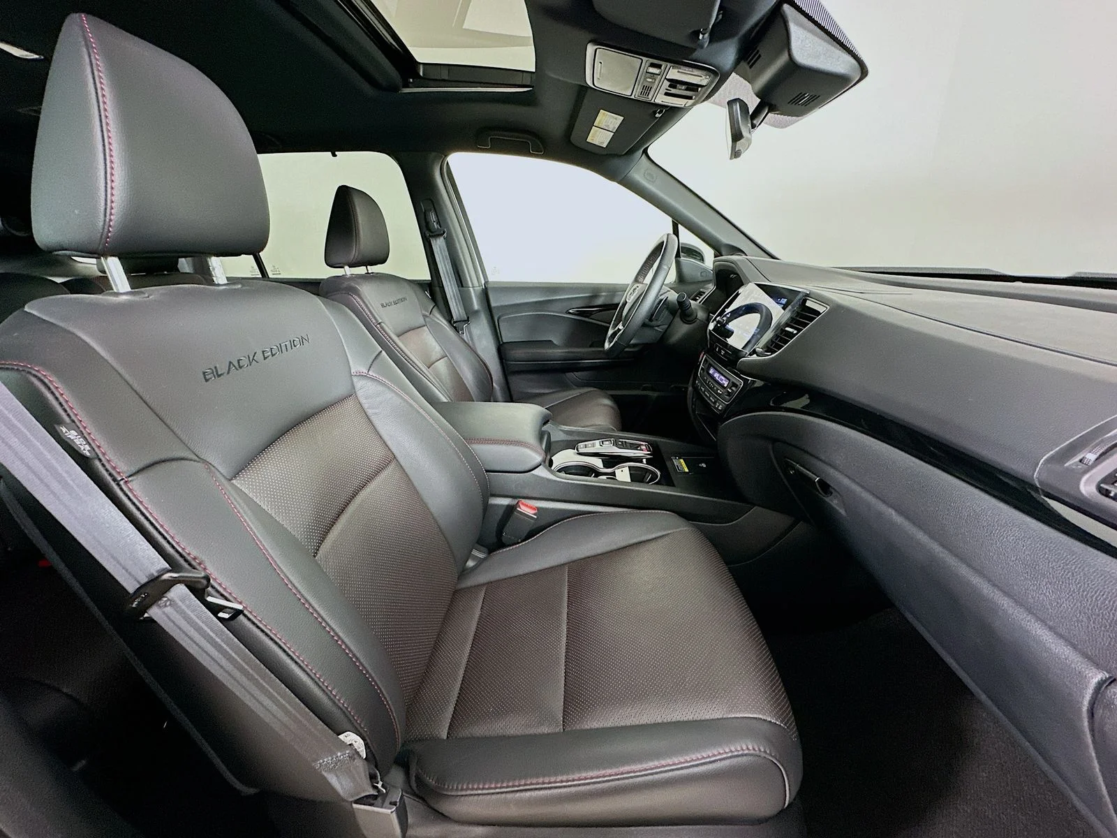 Used 2024 White Honda  image 44