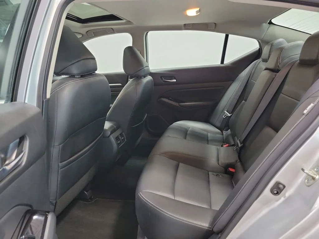 Used 2020 Silver Nissan 2.5 SL image 22