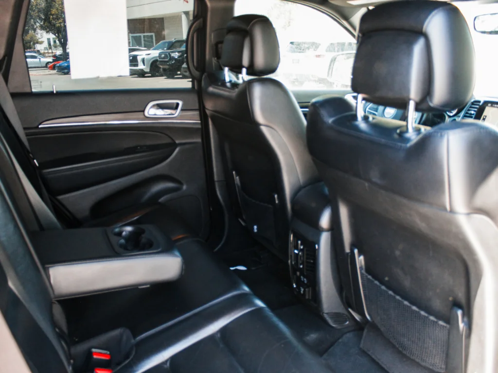 Used 2021 Bright White Clearcoat Jeep Limited image 31