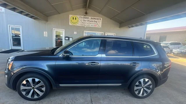 Used 2020 Gray Kia S image 2
