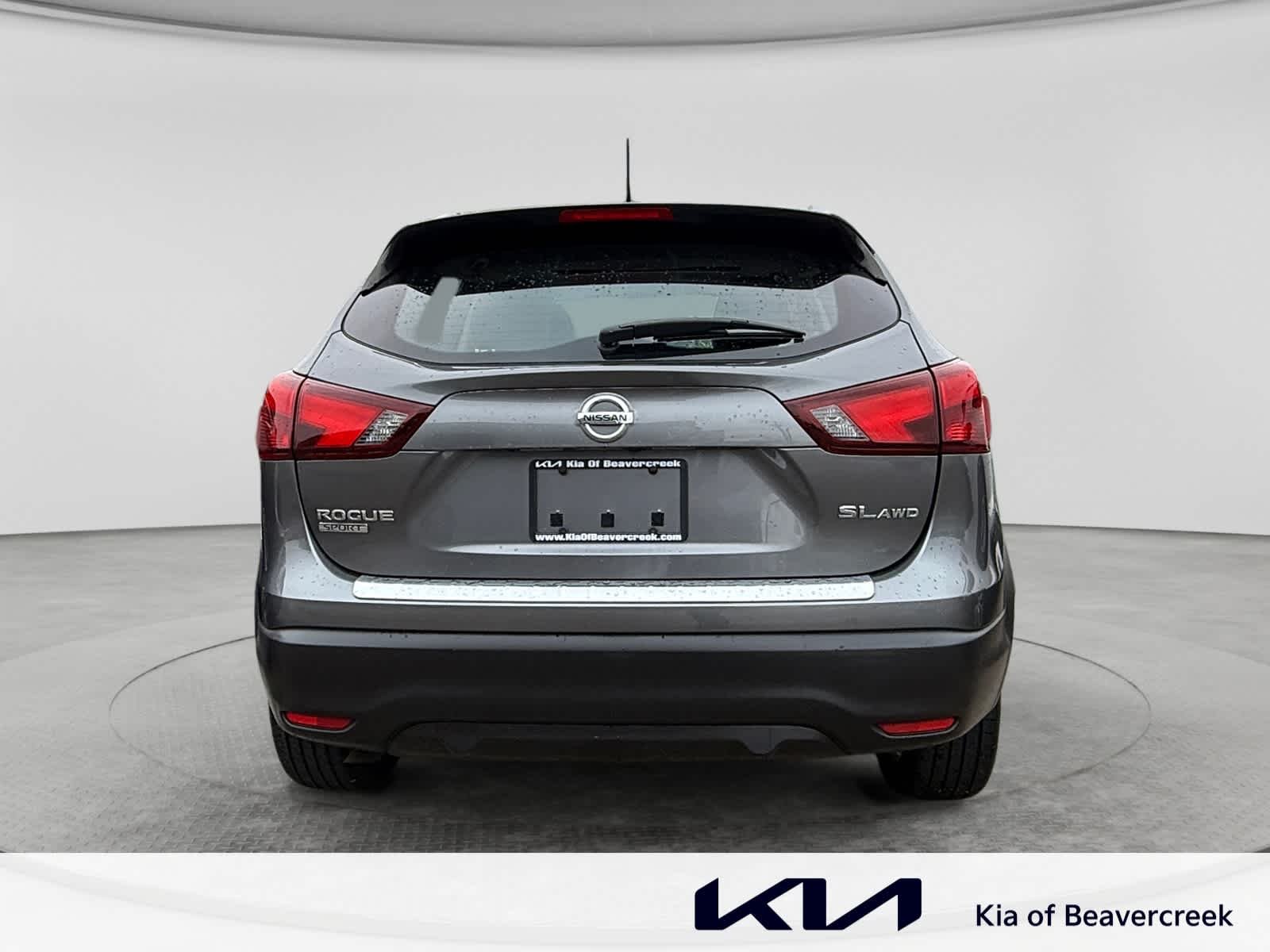 Used 2017 Gun Metallic Nissan SL image 6
