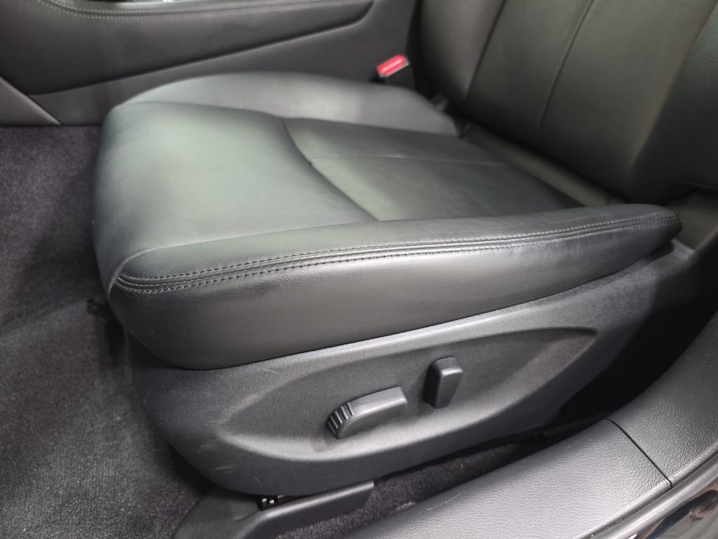 Used 2015 Black Obsidian INFINITI Base image 29