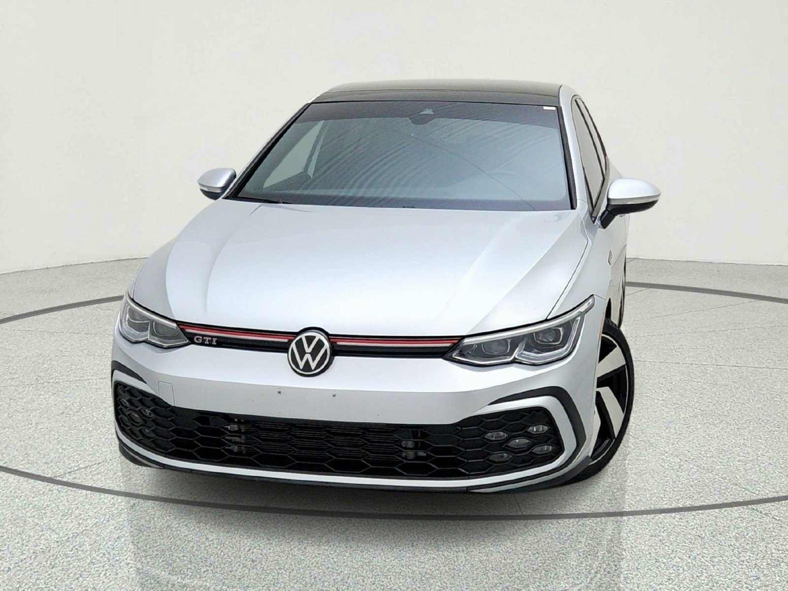 Used 2022 Reflex Silver Metallic Volkswagen SE image 4