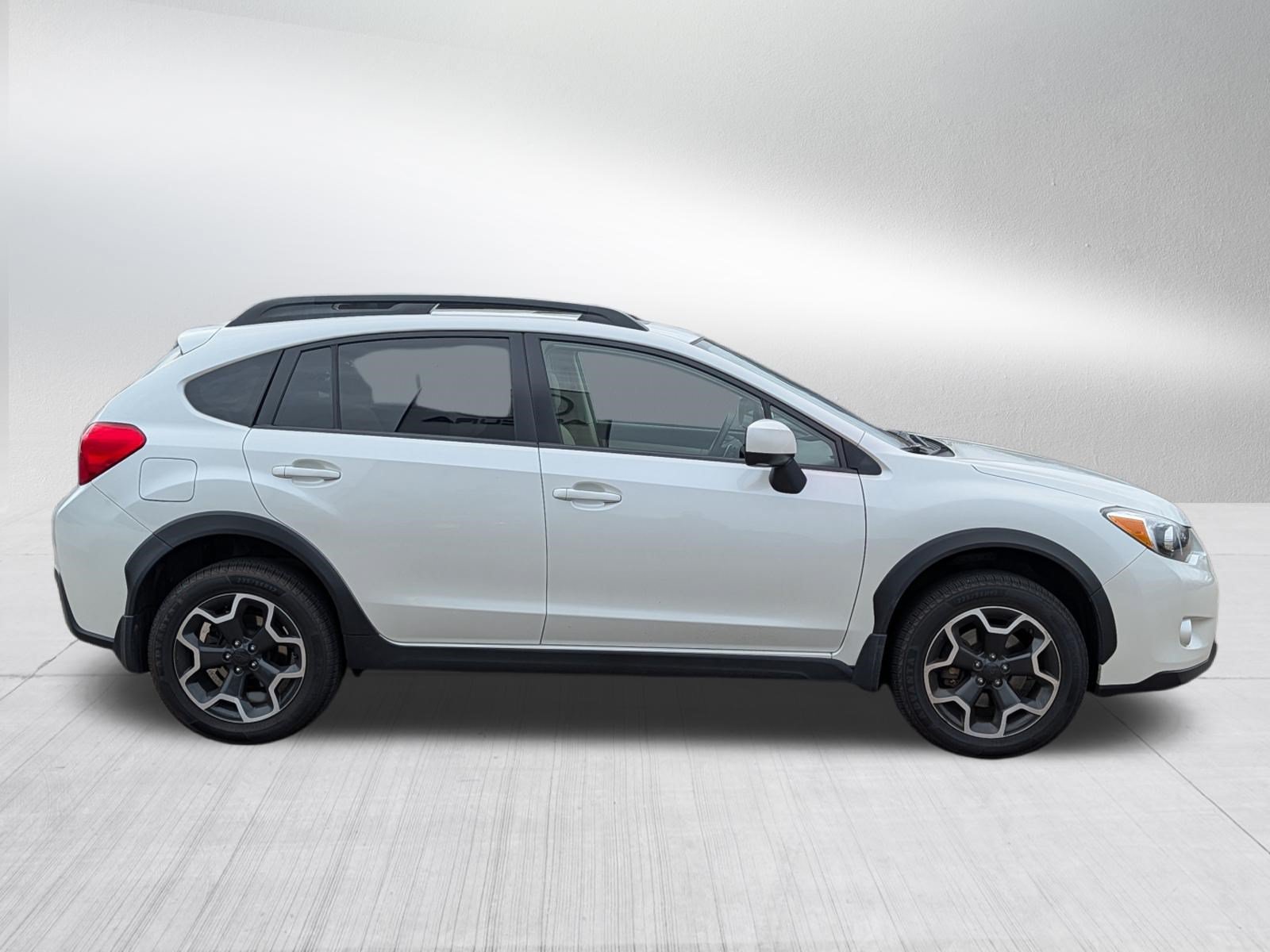 Used 2013 Satin White Pearl Subaru Limited image 8