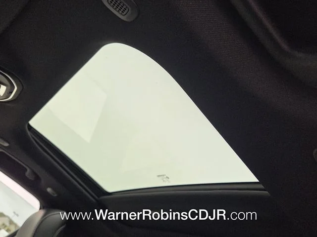 New 2026 Bright White Clear-Coat Exterior Paint Jeep  image 19