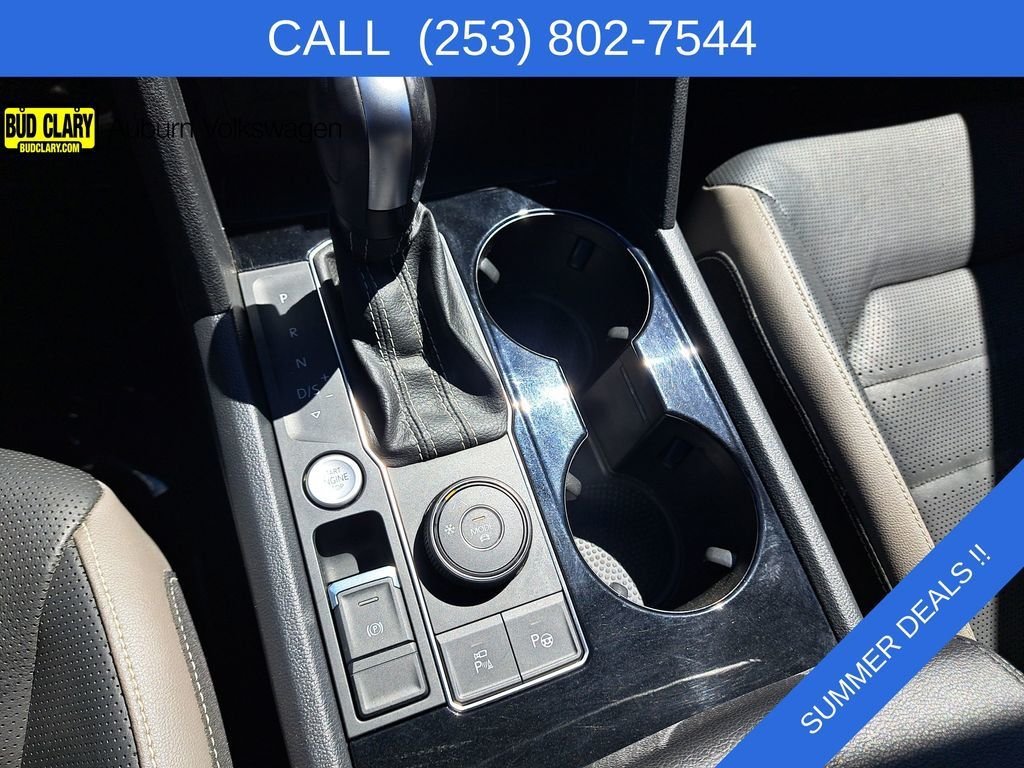 Used 2023  Volkswagen 3.6L V6 SEL Premium R-Line image 22