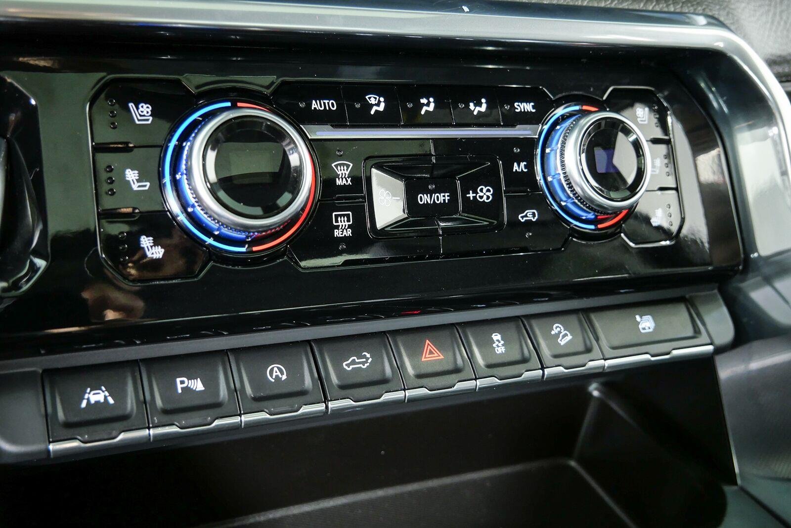 Used 2023 Onyx Black GMC Denali image 16