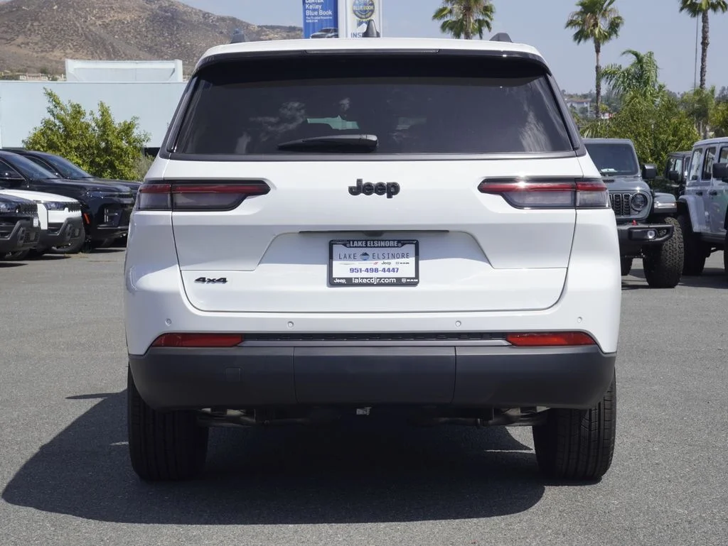 New 2026 Bright White Clearcoat Jeep Altitude image 4