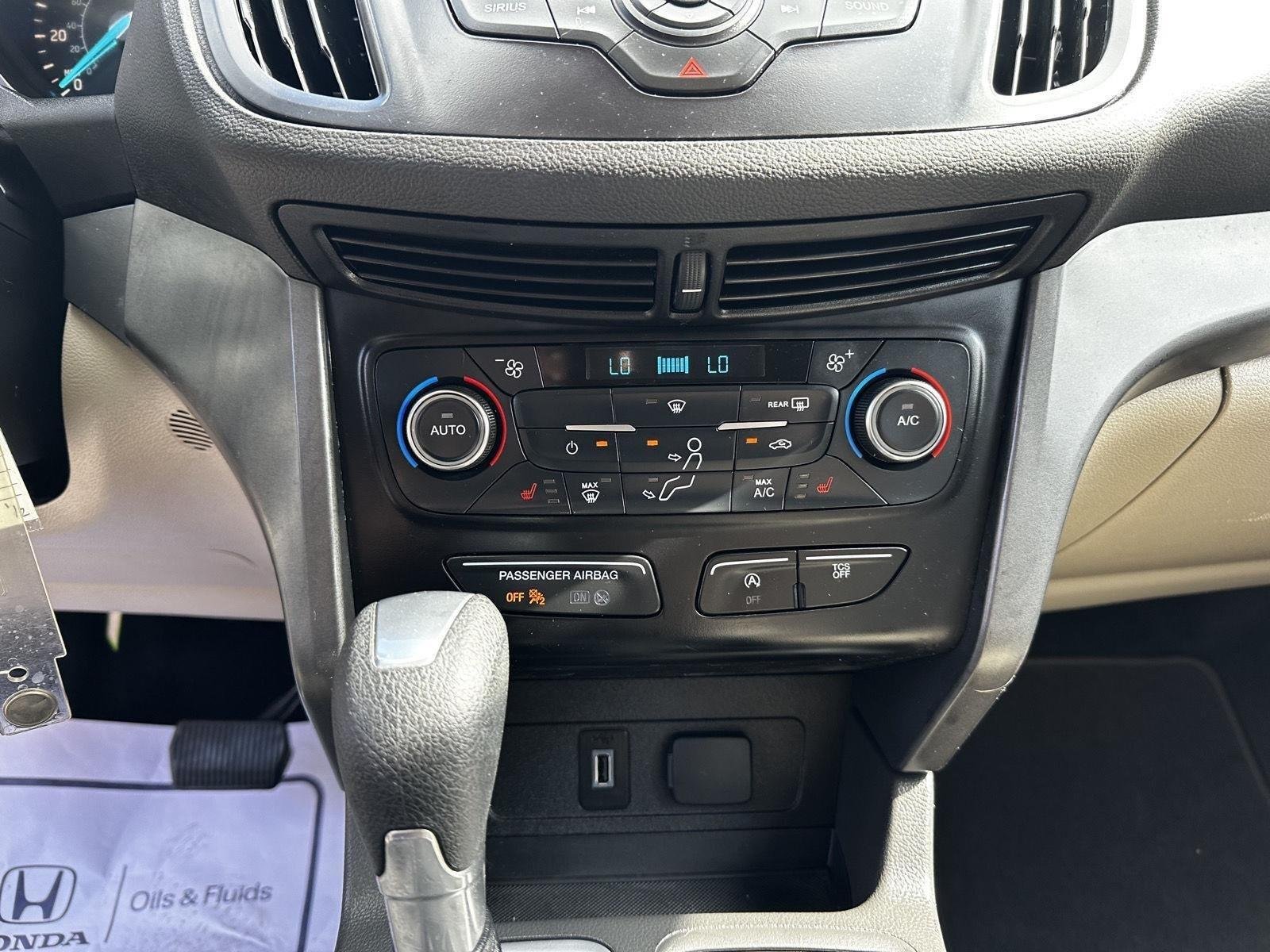 Used 2017 White Gold Ford SE image 16