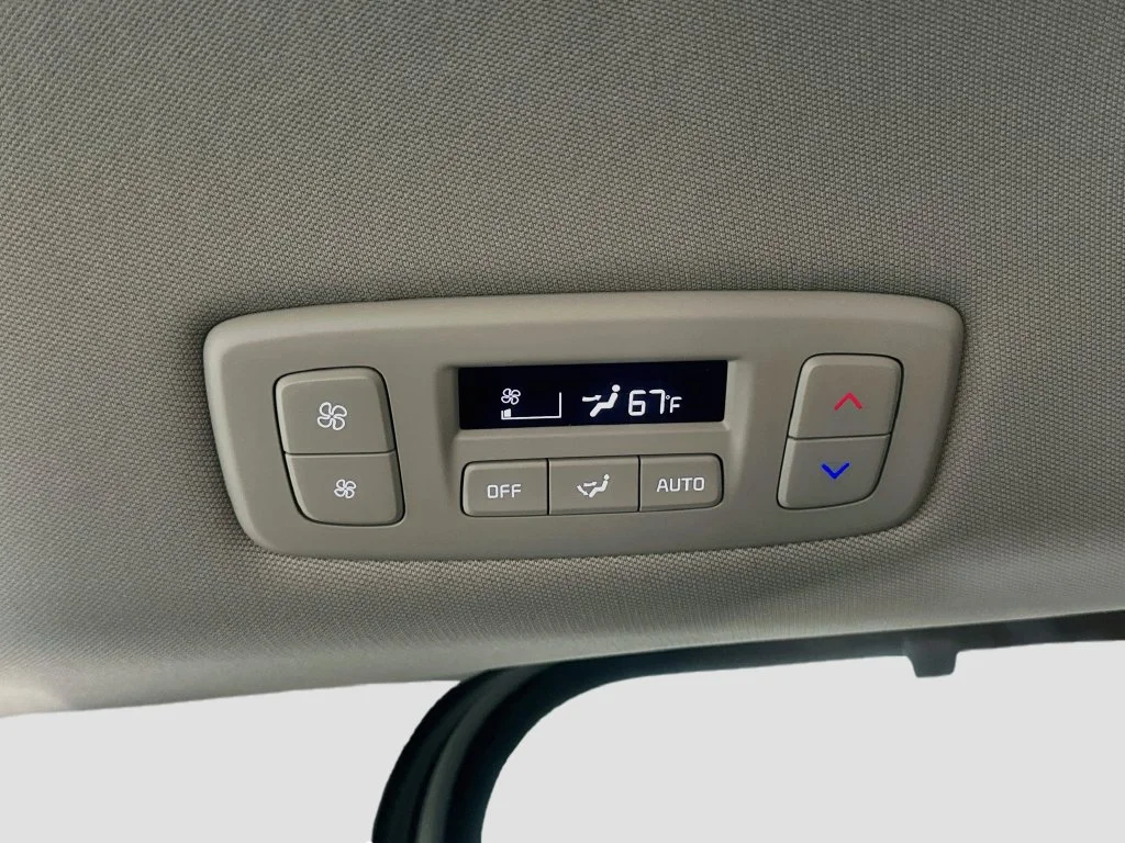 New 2027 Ivory Silver Kia EX image 25