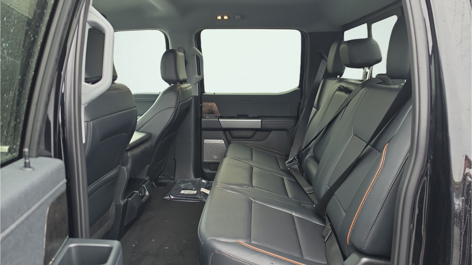 New 2026 Agate Black Metallic Ford F-350® Lariat® image 19