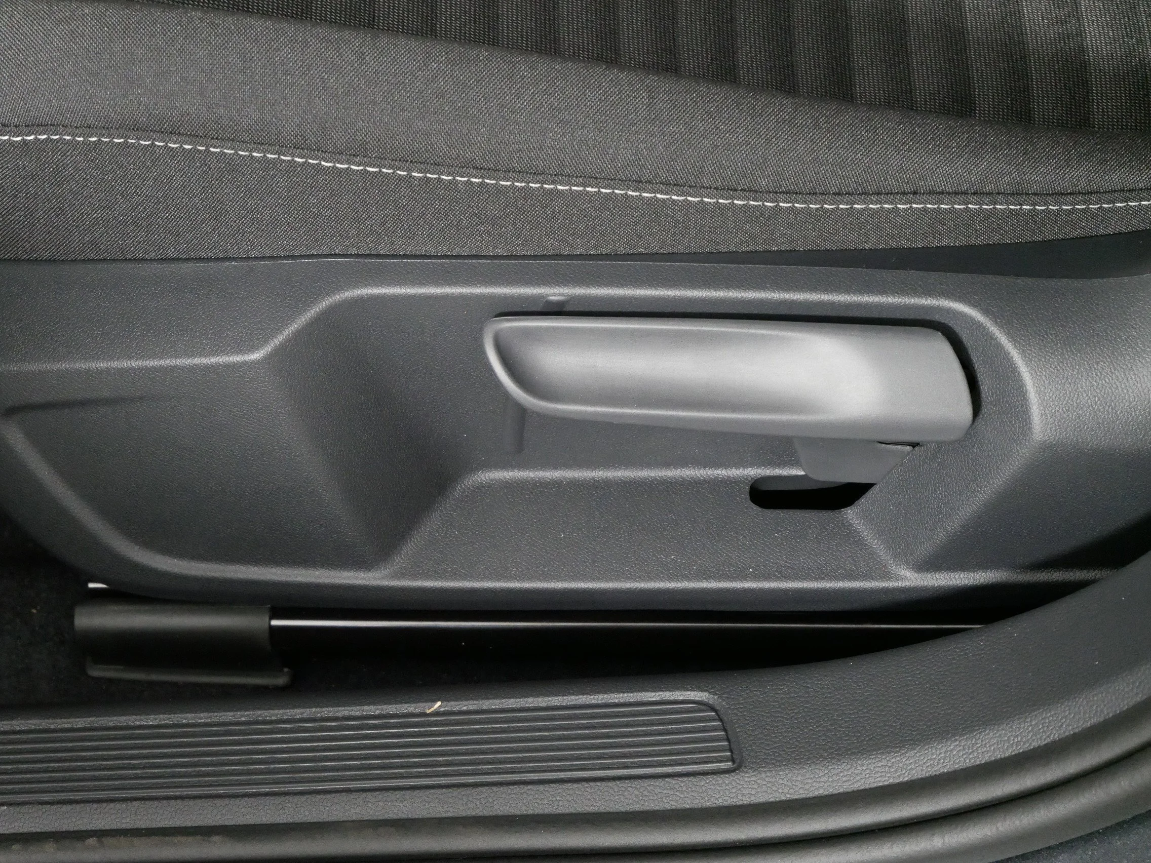New 2026 Platinum Gray Metallic Volkswagen S image 20