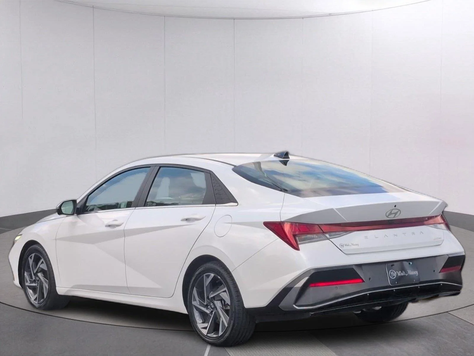 Used 2024 Serenity White Hyundai Limited image 3