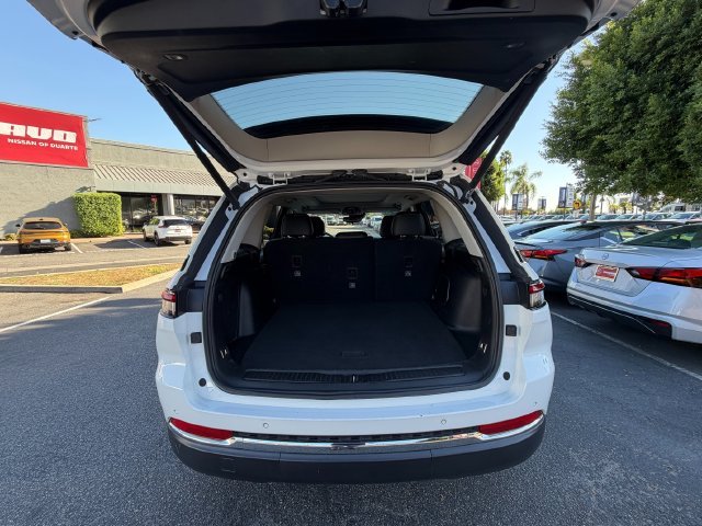 Used 2024 White Jeep 4xe image 6