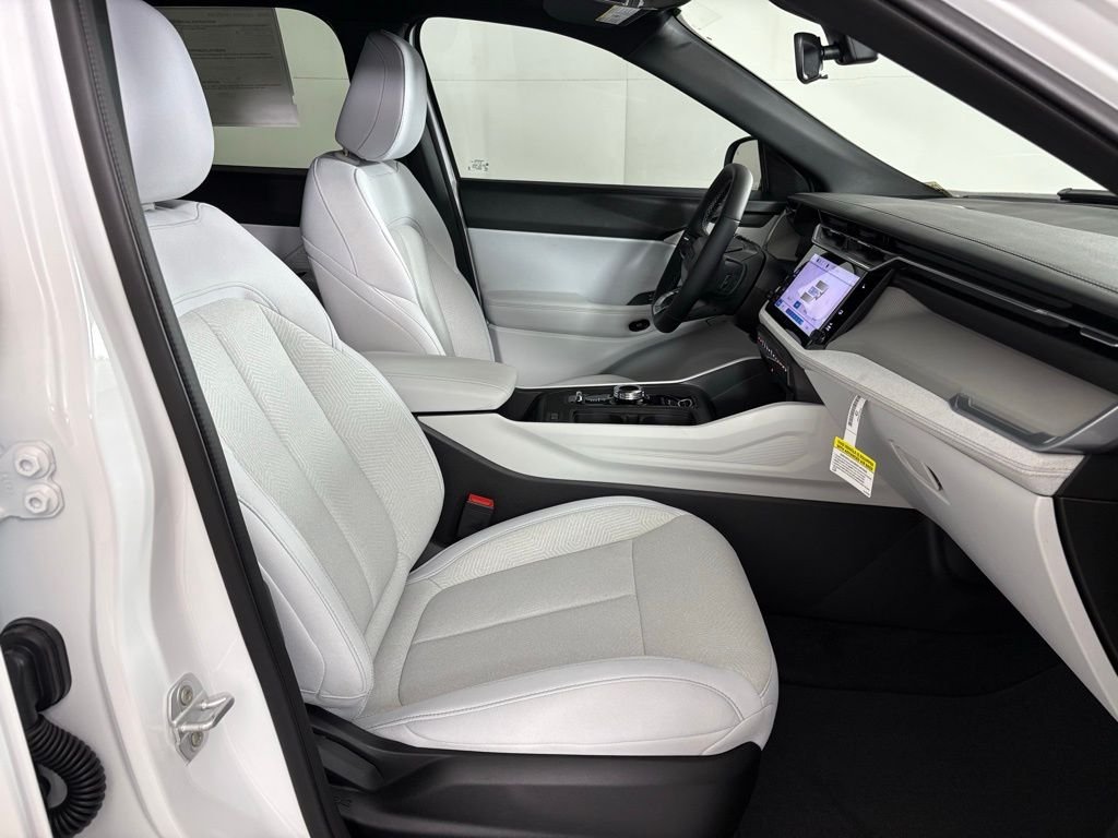 New 2026 Bright White Clearcoat Jeep Laredo image 41
