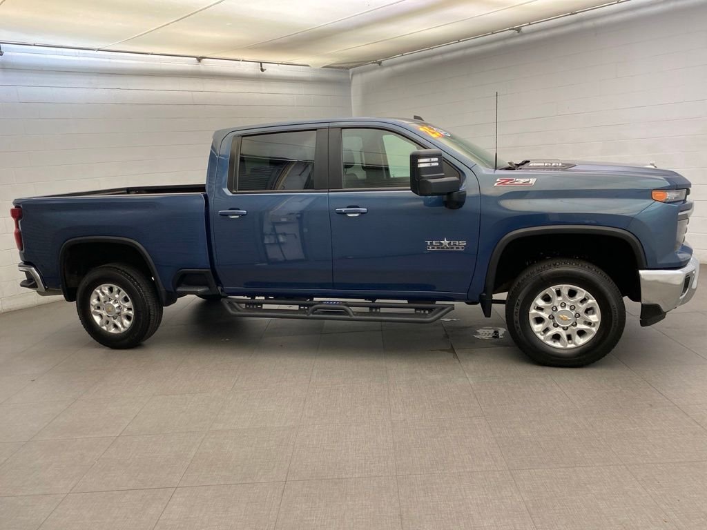 Used 2025 Blue Chevrolet LT image 8