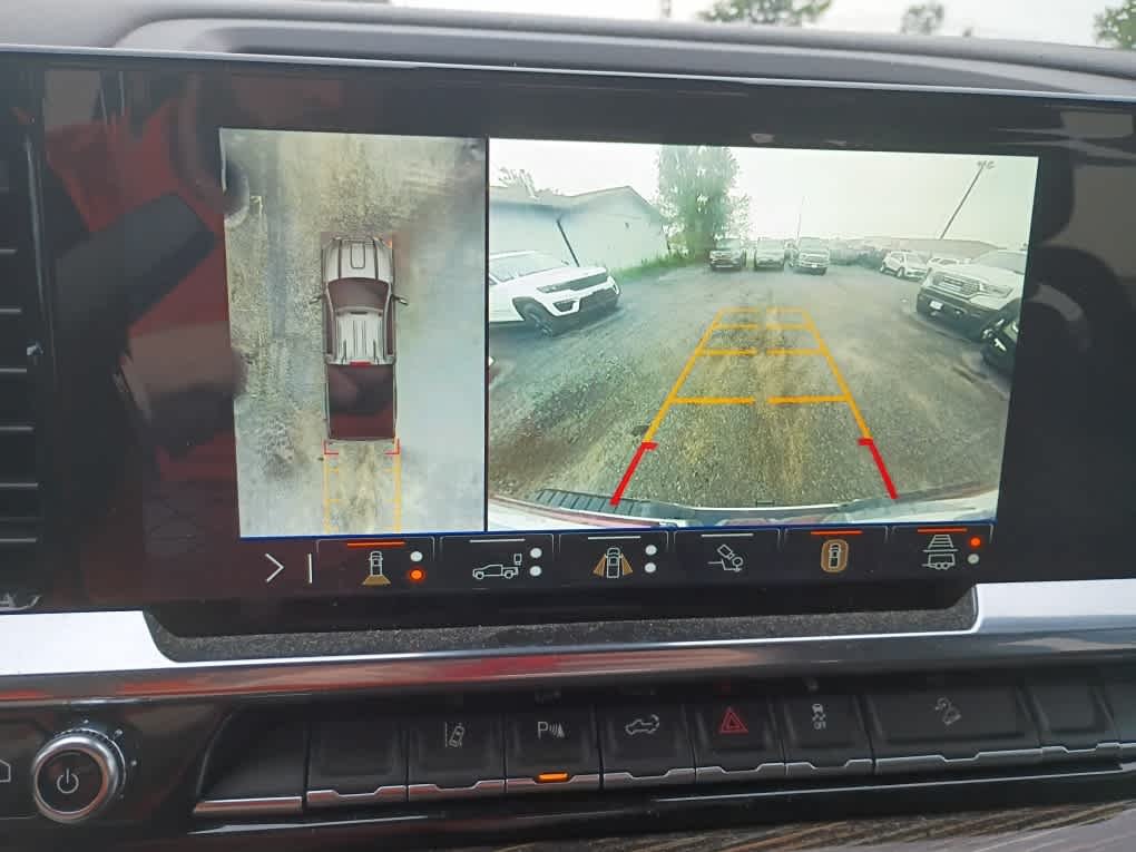Used 2025 Sterling Metallic GMC SLE image 9