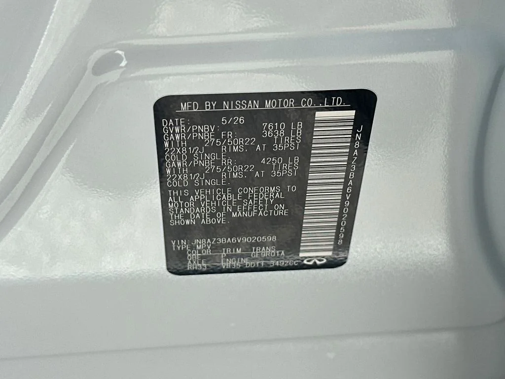 New 2027 RADIANT WHITE INFINITI Luxe 2WD image 32
