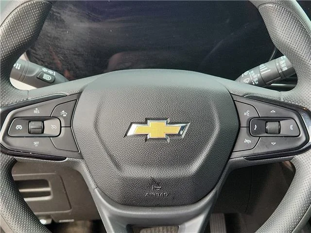 Used 2025 Gray Chevrolet LT Front-Wheel Drive image 19