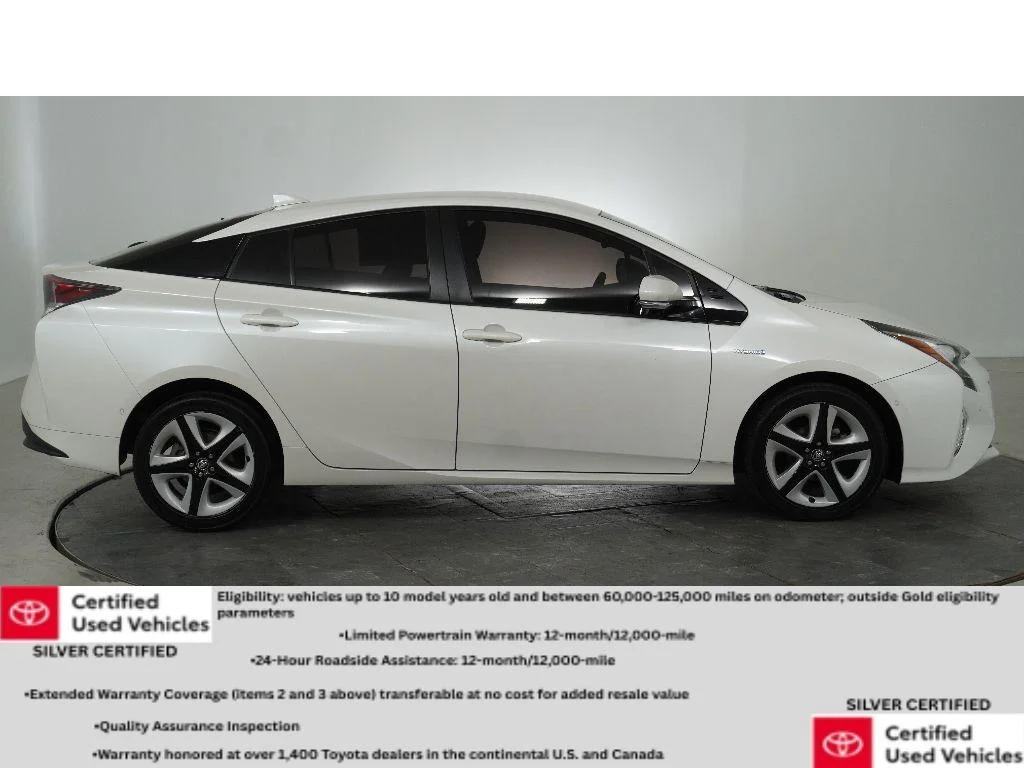Used 2017 Blizzard Pearl Toyota Three Touring image 2