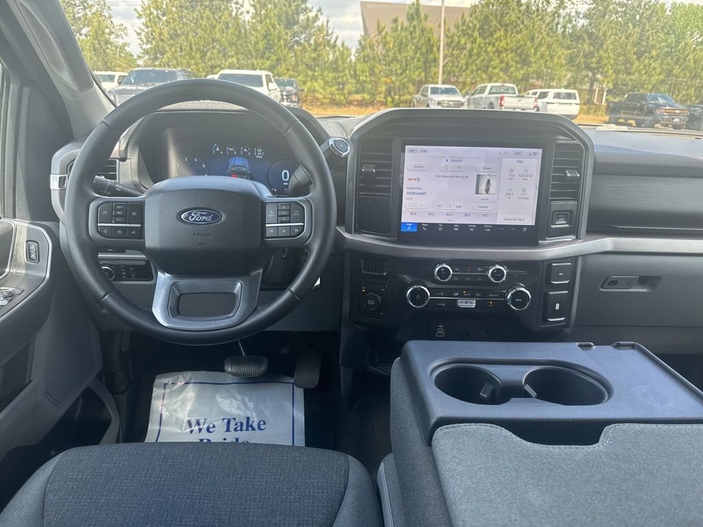 Used 2025 Black Ford XLT image 3
