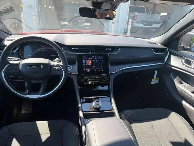 New 2026 Velvet Red Pearl-Coat Exterior Paint Jeep Laredo X image 12