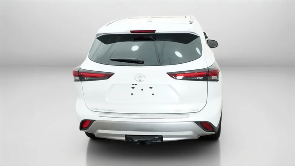 New 2026 Wind Chill Pearl Toyota Platinum image 12