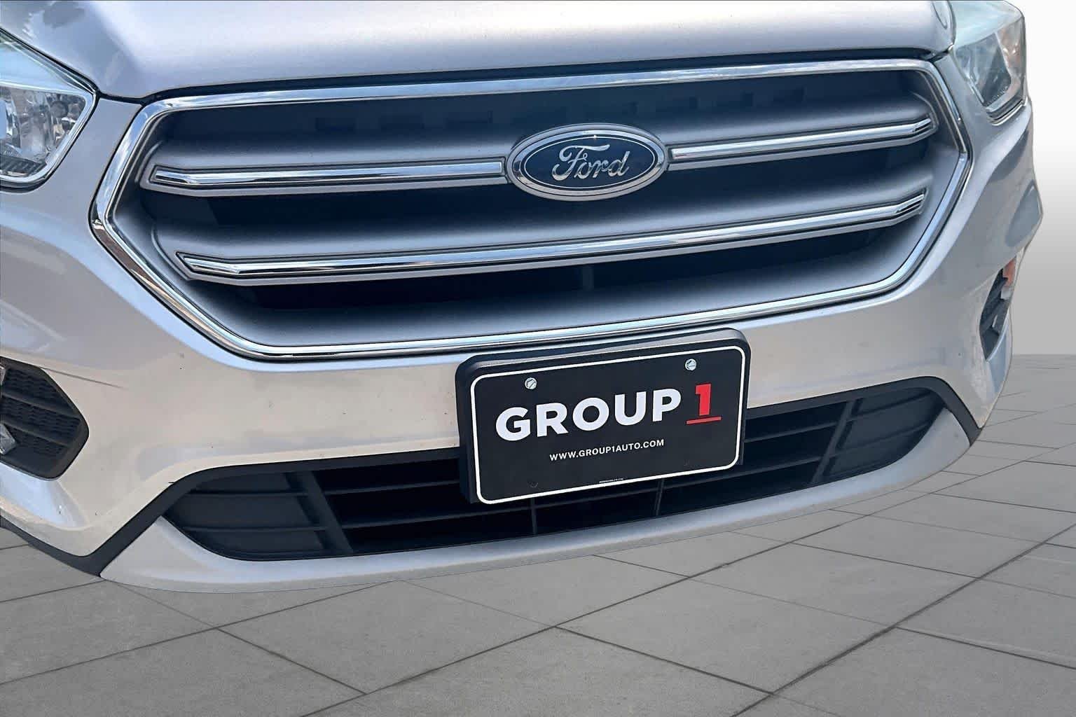 Used 2017 Ingot Silver Metallic Ford SE image 29