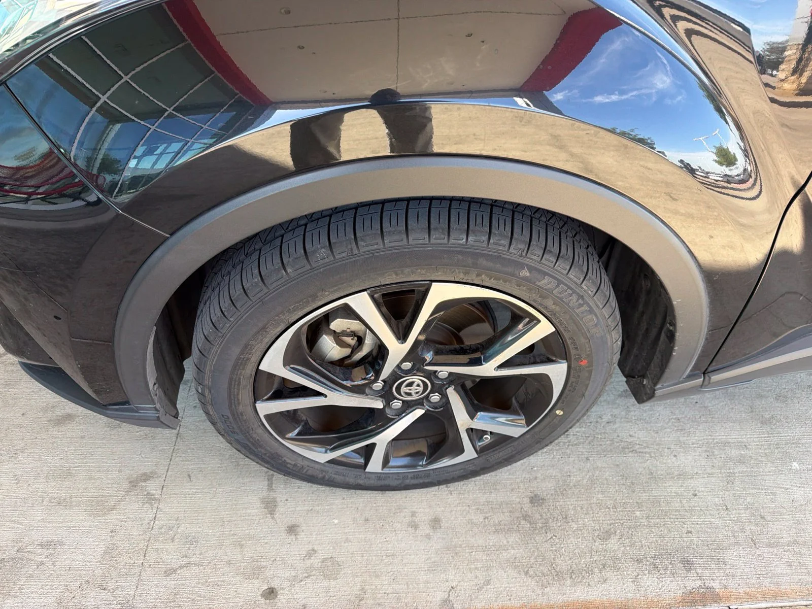 Used 2021  Toyota LE image 2