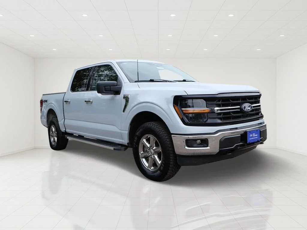 Certified Used 2025 White Ford XLT image 1