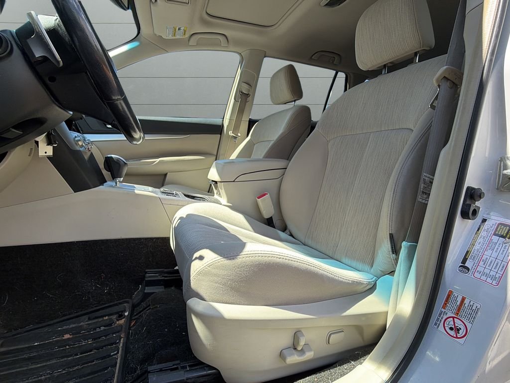 Used 2013 White Subaru 2.5i Premium image 10