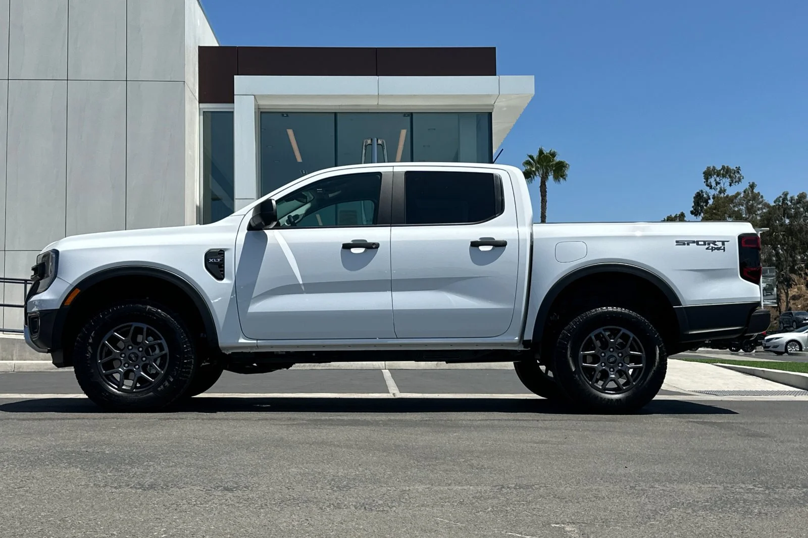 New 2026 Oxford White Ford XLT image 6