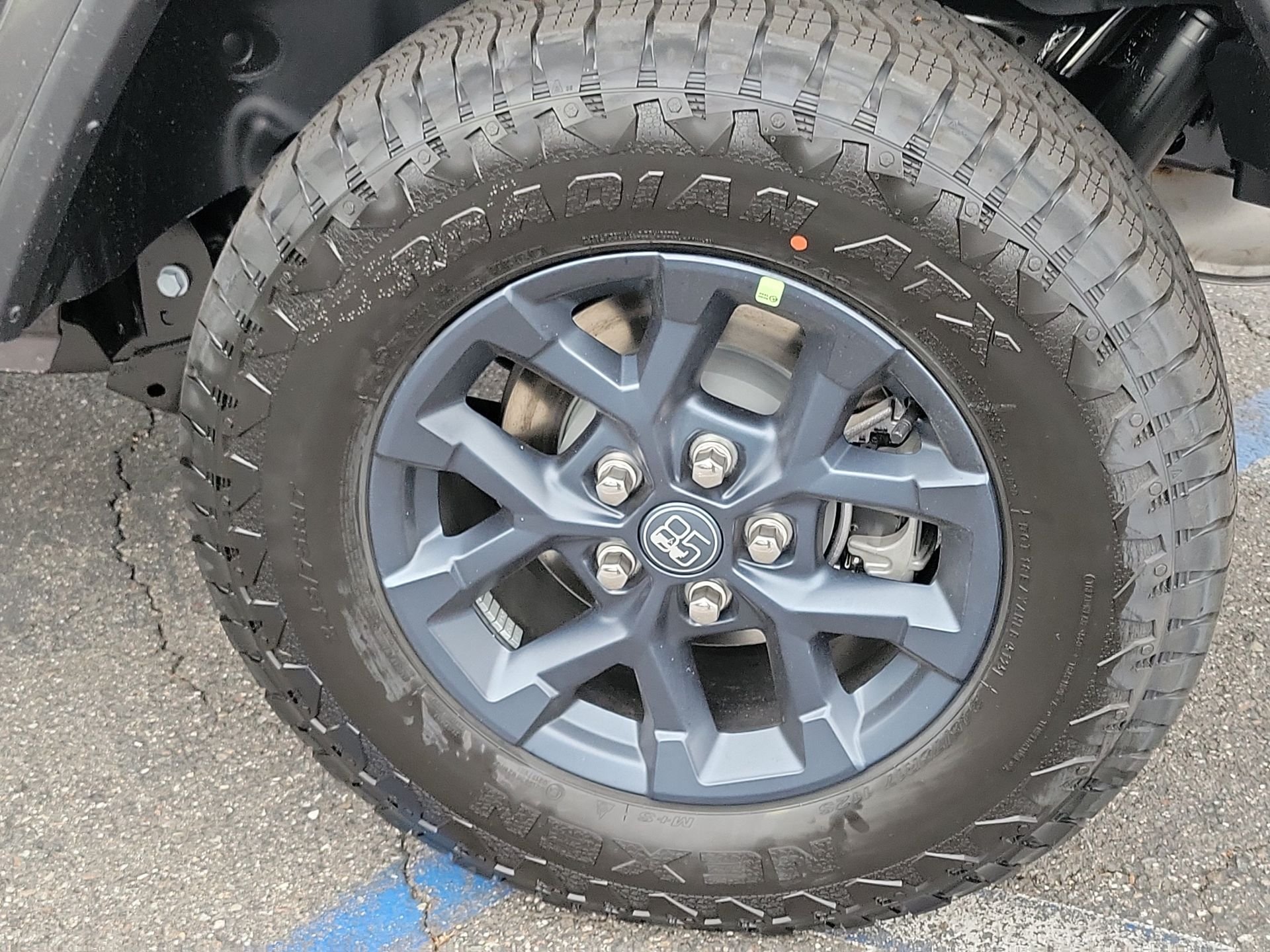New 2026 Granite Crystal Metallic Clear-Coat Exterior Paint Jeep 85th Anniversary Edition image 3