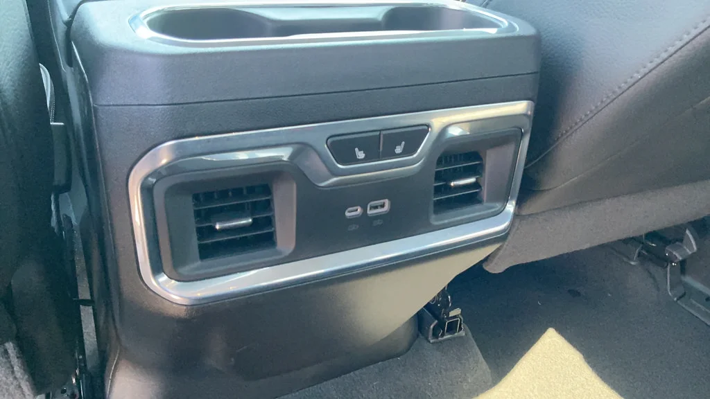 Used 2024 Onyx Black GMC Denali image 10