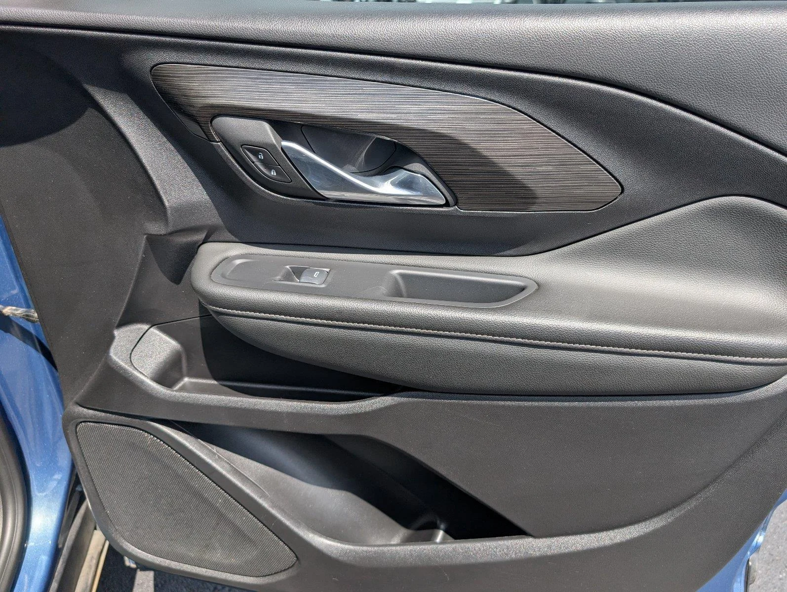Used 2024 Downpour Metallic GMC SLE image 37