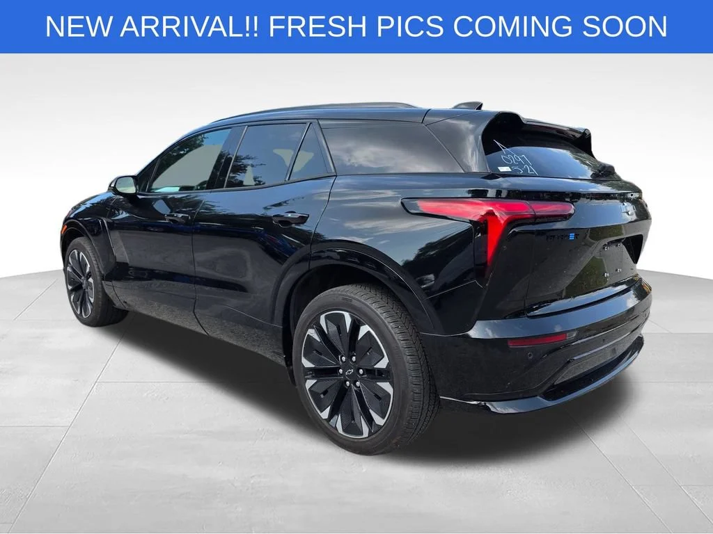 Used 2025 Black Chevrolet RS image 5