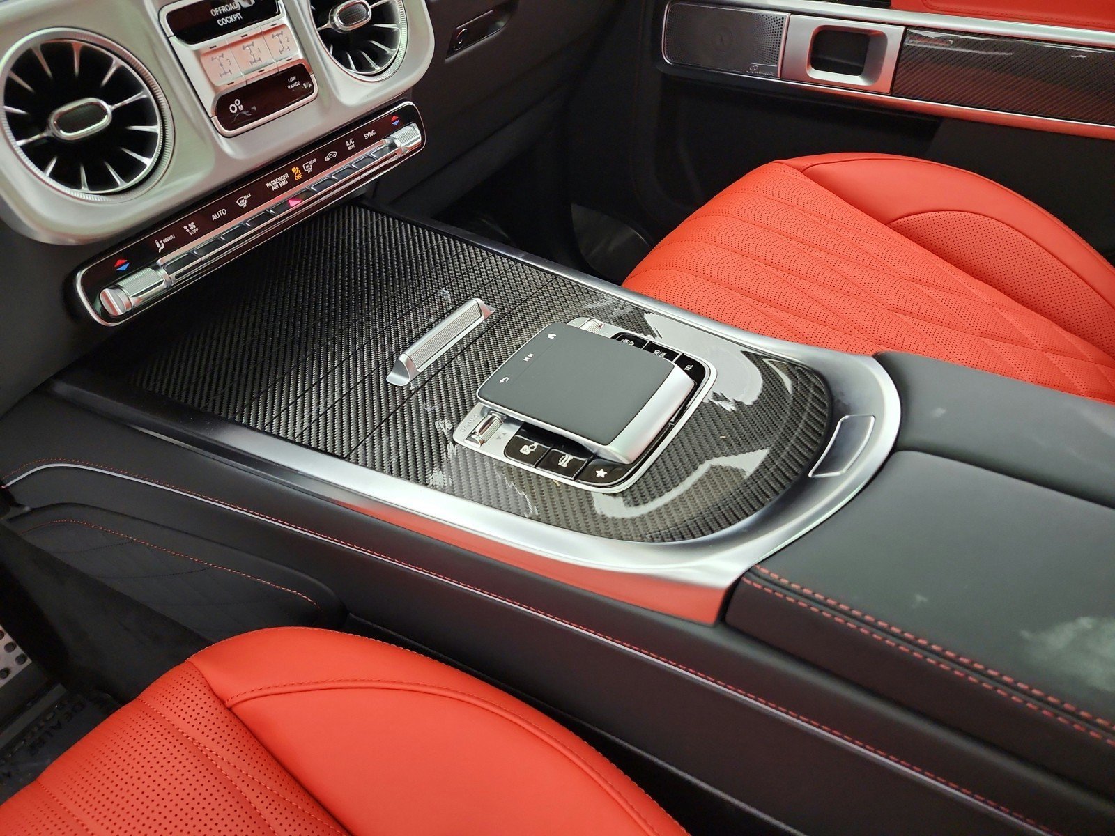 New 2026 MANUFAKTUR Arabian Grey Non- Metallic Mercedes-Benz AMG® G 63 SUV image 25
