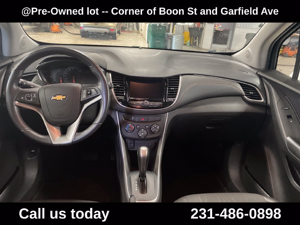 Used 2022 Summit White Chevrolet LT image 19