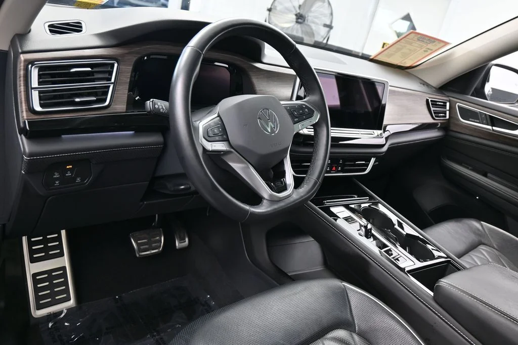 Used 2025 Gray Volkswagen 2.0T SEL Premium R-Line image 13