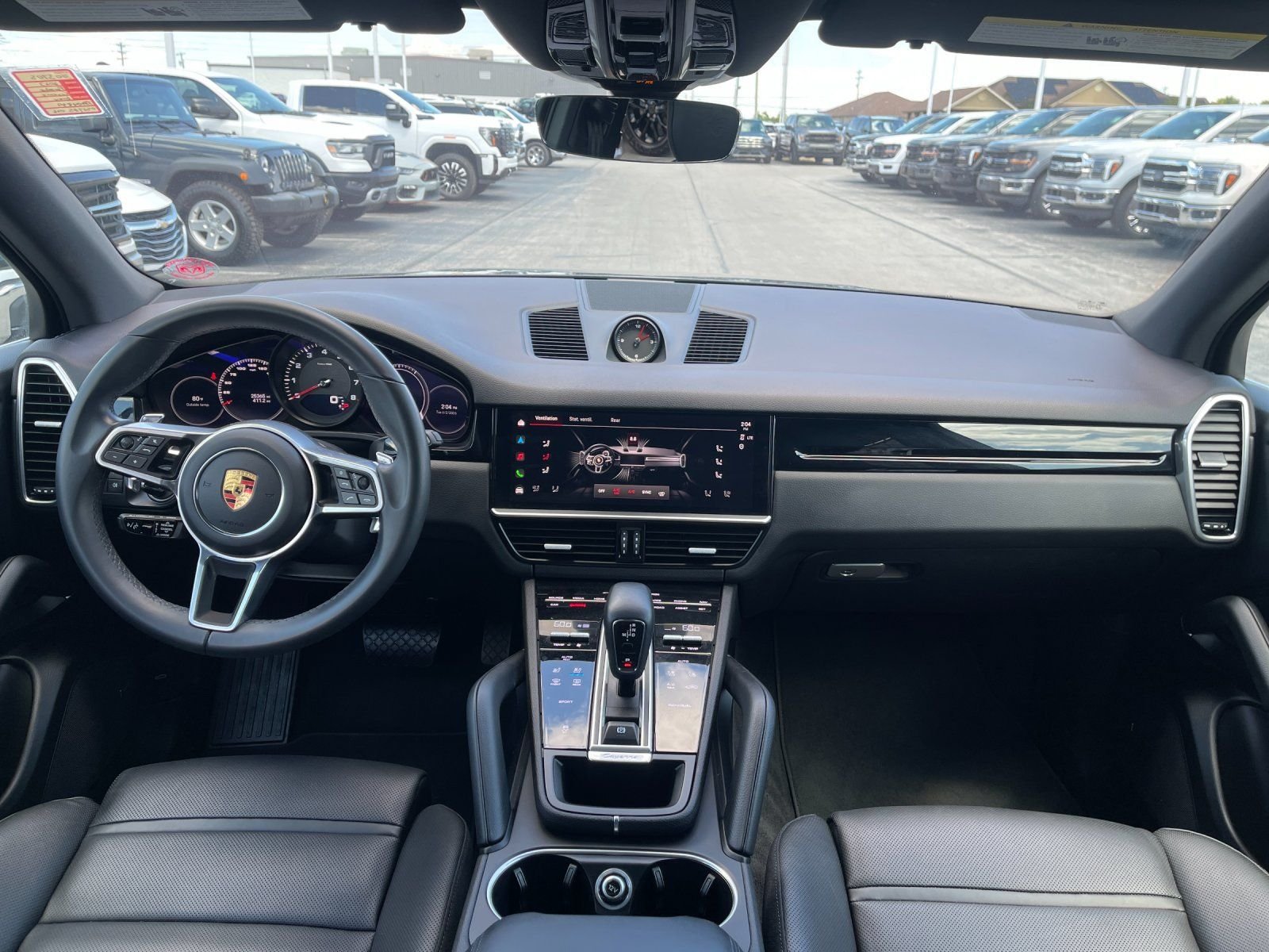 Used 2023  Porsche Base image 15