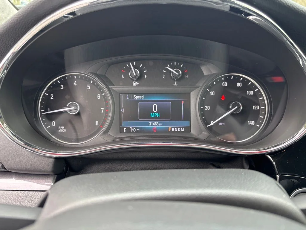 Used 2022 Red Buick Preferred image 26