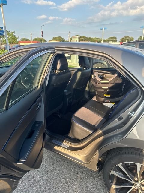 Used 2019 Gray Toyota SE image 7