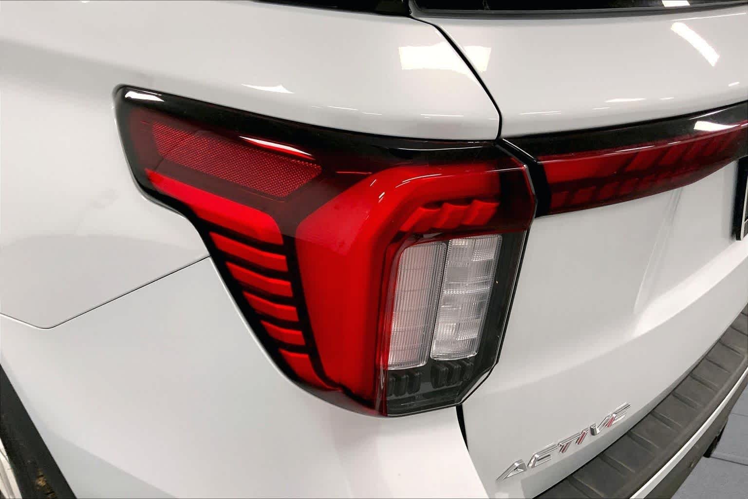 New 2026 Space White Metallic Ford Active image 14