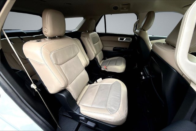 Used 2020 White Ford Limited image 26