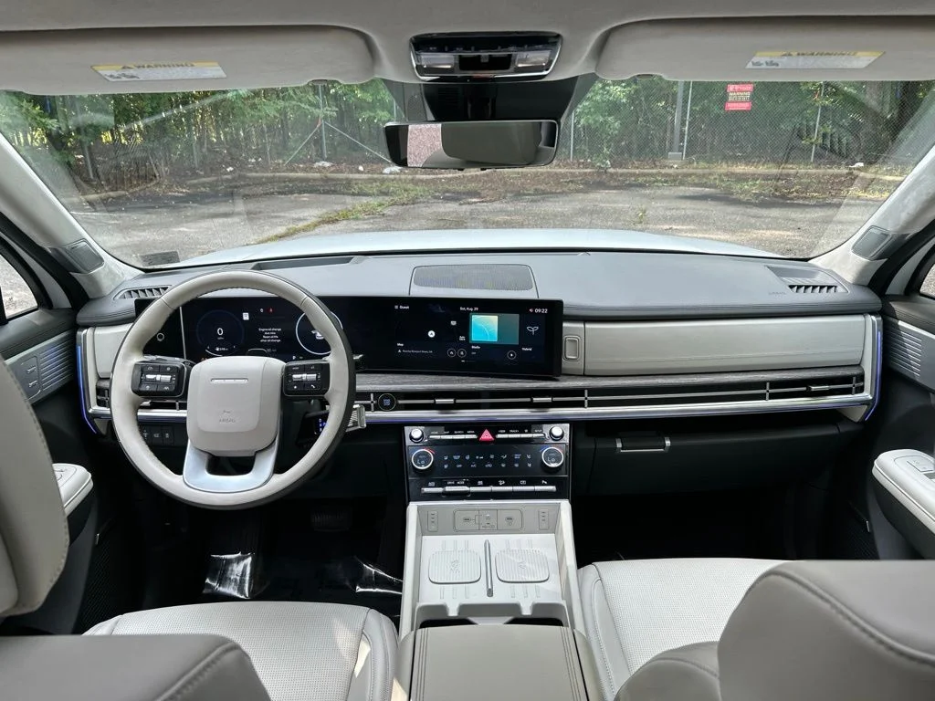 Used 2026 White Hyundai Calligraphy image 30