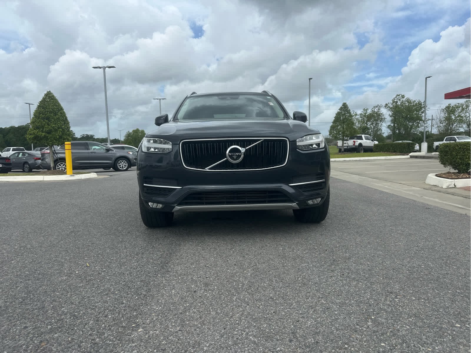 Used 2017 Volvo XC90 Momentum with VIN YV4102KK5H1147786 for sale in Broussard, LA