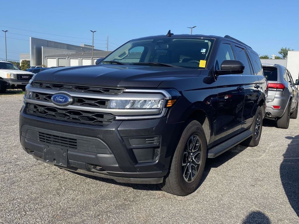 Used 2022 Agate Black Metallic Ford XLT image 3