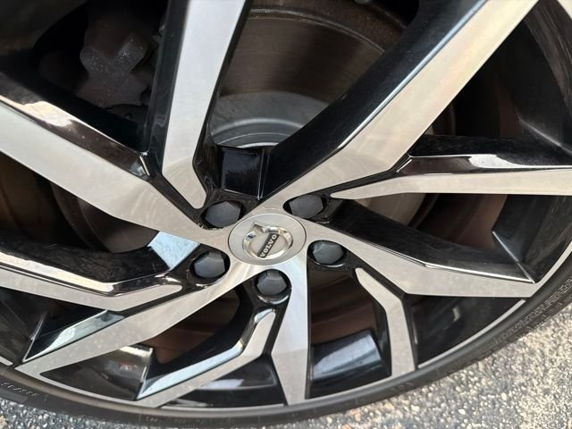 Used 2020 Pebble Gray Metallic Volvo T6 Momentum image 6
