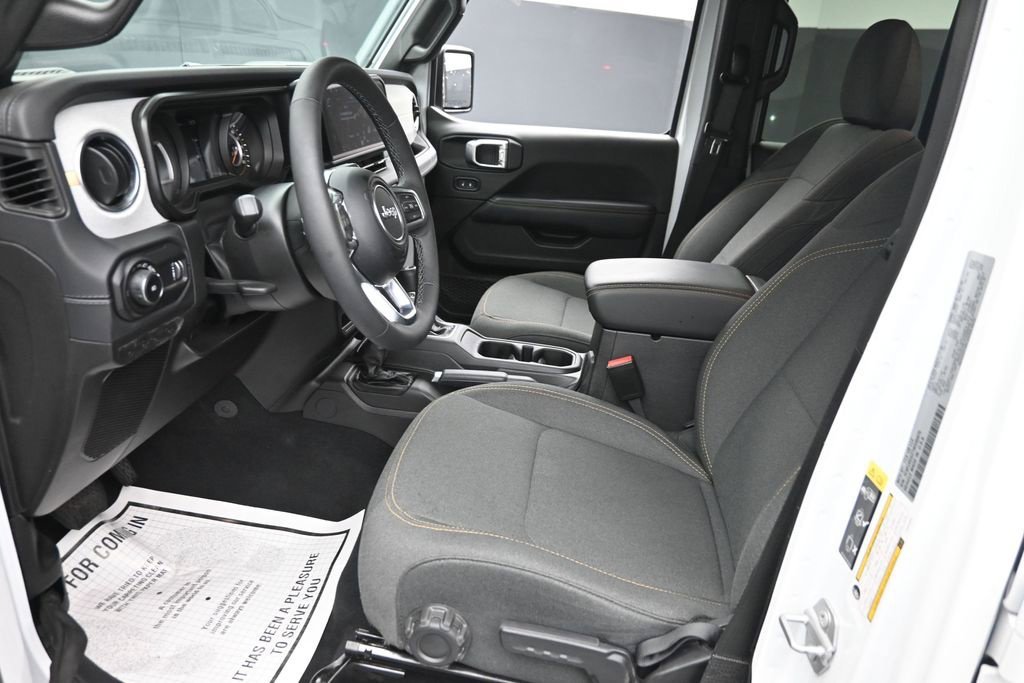 Used 2026 White Jeep Sahara image 18